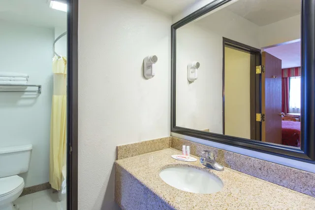 غرفة بسرير كوين لذوي الإعاقة، Days Inn By Wyndham Tucson Airport 5/7