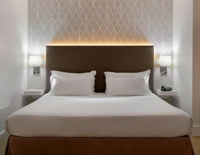غرفة بسرير مزدوج مع أريكة، Hotel Arena Suite - Adults Only 5/8