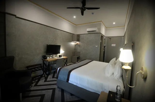 غرفة بريميير بسرير كينج بشرفة، 1969 Business Suites @ Ipoh Garden 5/8