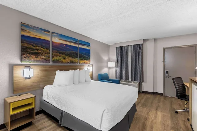 غرفة بسرير كوين، Days Inn by Wyndham Clayton 3/5