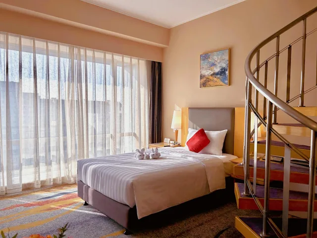 Duplex, Family Suite, Beijing XinQiao Hotel 2/5