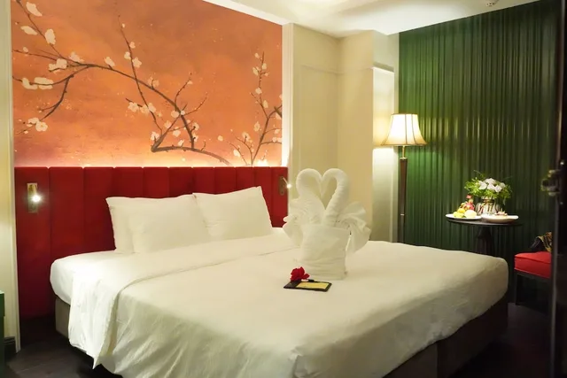 Luxury Internal Window, Golden Silk Boutique Hotel 1/1