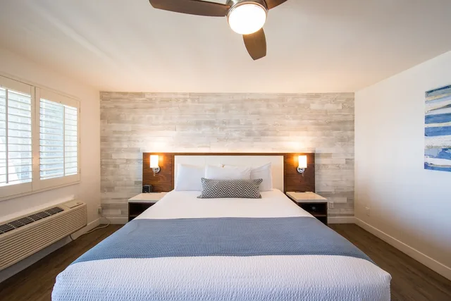 Standard King, SeaCrest Oceanfront Hotel 1/3