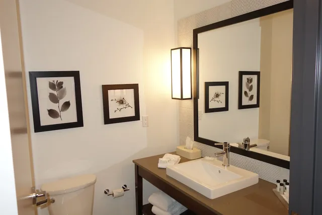 جناح استوديو بسرير كينج، Country Inn & Suites by Radisson Lawrence KS 2/3