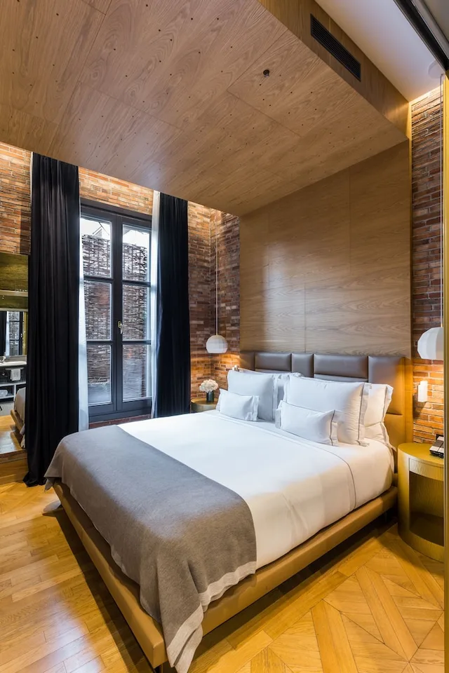 جناح جونيور بسرير كينج بشرفة، Monument Hotel 3/6