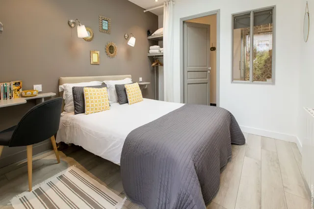 غرفة سوبيريور بسرير كوين، Hôtel Saint-Michel 3/5