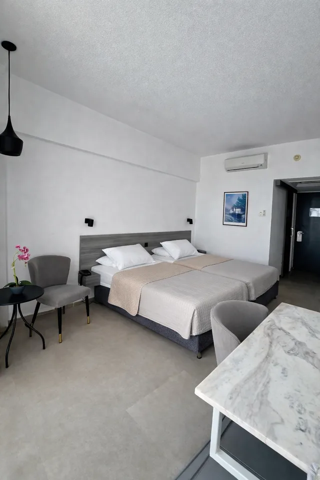 غرفة سوبيريور بسرير مزدوج أو سريرين منفصلين بإطلالة على البحر، Navarria Hotel 4/7