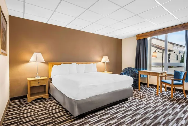 Standard, King Bed, Ground Floor, Best Western Lee's Motor Inn 2/5