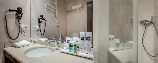 غرفة بشرفة مفردة بسرير مزدوج، RH Don Carlos and Spa 3/3