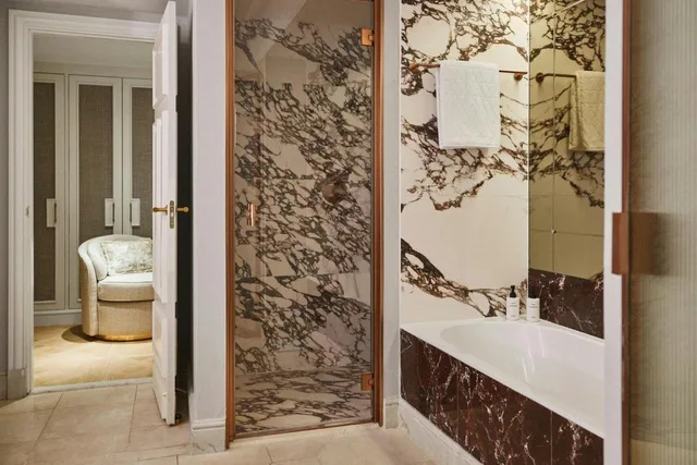 1 Bedroom, Neptuno, Suite, King Bed, Fountain View، The Palace, A Luxury Collection Hotel 8/10