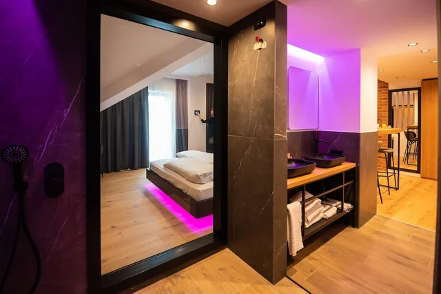 استوديو بريميوم بسرير كينج، Hotel Caro 1/2