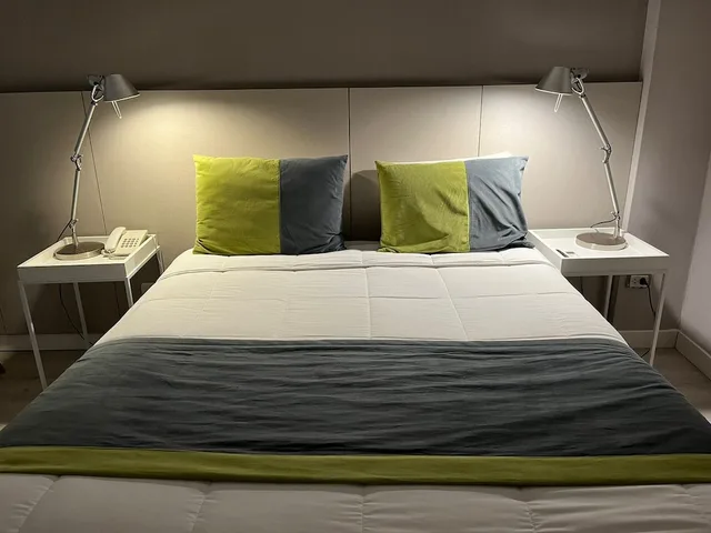 غرفة قياسية رباعية بسرير كوين وسريرين منفصلين، SuMa Recoleta Hotel 3/5