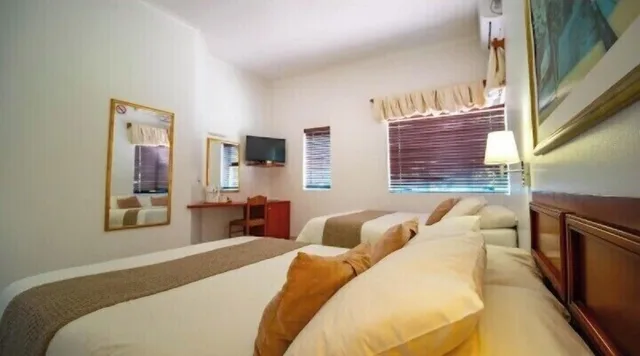 غرفة عائلية بسرير مزدوج مع أريكة، Broadway Guesthouse 1/4
