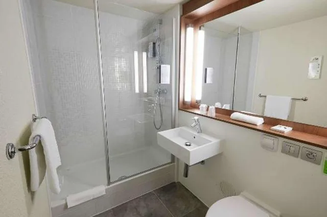 غرفة قياسية بسرير مزدوج، Campanile NATURE - Bordeaux Lac 1/2