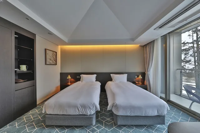 غرفة بسريرين منفصلين، Camphortree Hotel And Resort 1/8