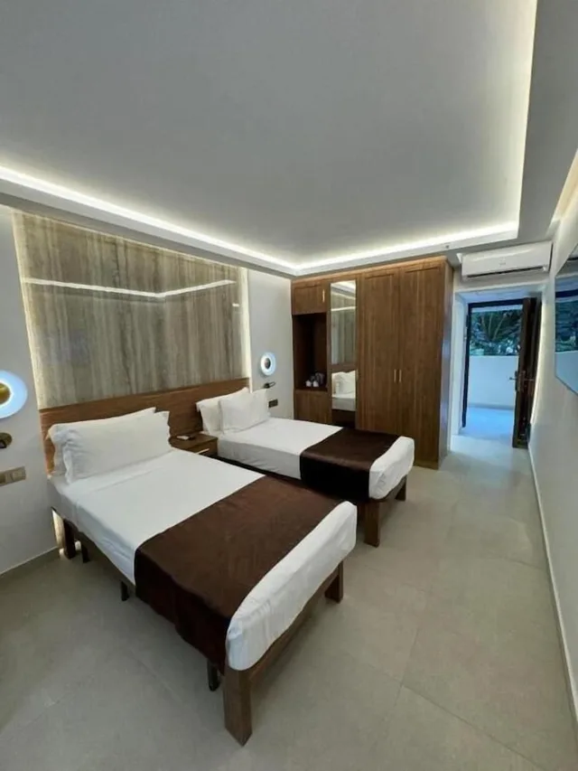 Signature, Mountain, Standard, King Bed, Garden and Mountain View, Coral Strand Smart Choice 7/10