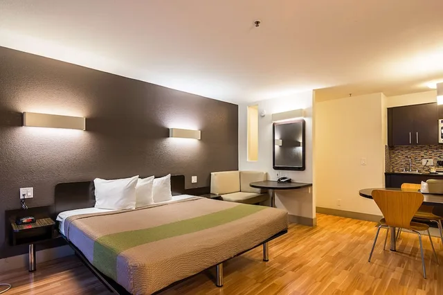 Standard, King Bed, Studio6 Concord, CA 5/10