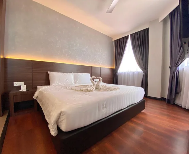 Deluxe, King Bed, Grace Hotel Semporna 2/5