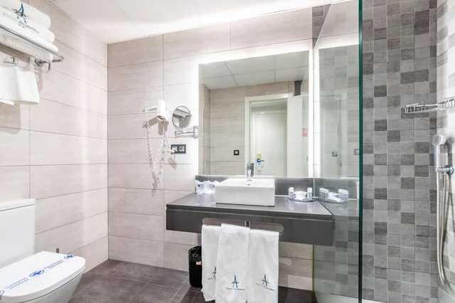غرفة سوبيريور ثلاثية بإطلالة على المدينة، Hotel Atlantico 3/3