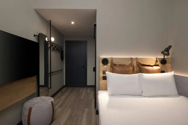 Moxy, Queen Bed، Moxy London Piccadilly Circus 1/10