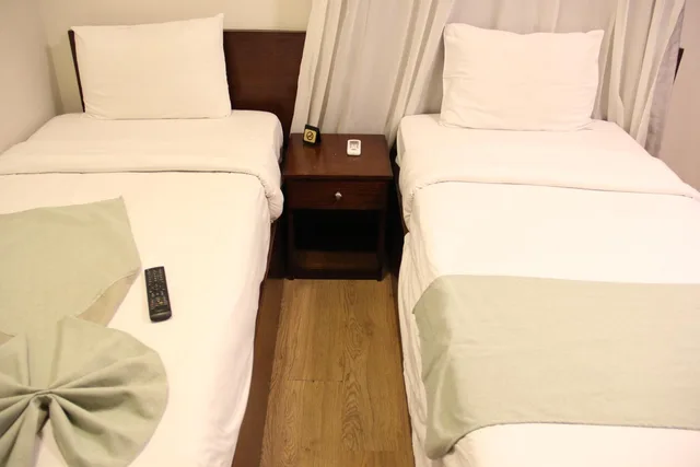 غرفة ديلوكس بسرير مزدوج أو سريرين منفصلين، Miramar Downtown Hotel 4/9