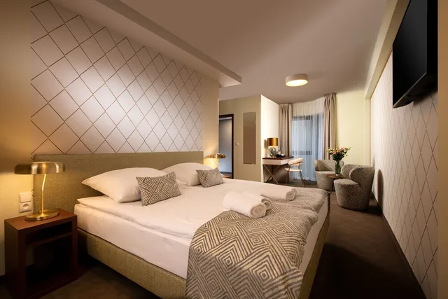 Standard, Queen Bed, Courtyard Area, Xerion Hotel 1/3