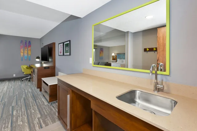 Room, King Bed, Accessible, Hampton Inn Traverse City 9/10