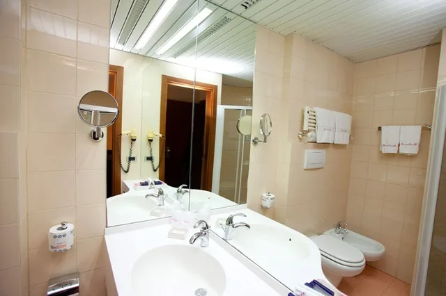 غرفة بسرير مزدوج أو سريرين منفصلين بإطلالة على البحر، SENBHOTEL 2/2