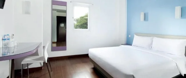 Smart Room Queen، Hotel Amaris Cirebon 1/3