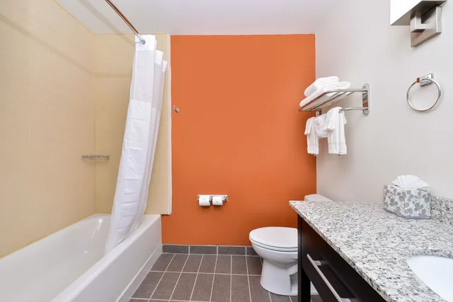 غرفة قياسية بسريرين كوين، Sleep Inn & Suites And Conference Center Downtown 4/4