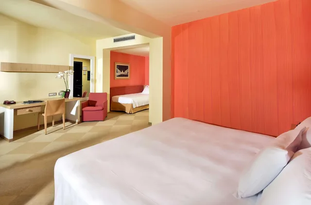 غرفة عائلية بإطلالة، Hilton Sorrento Palace 2/5