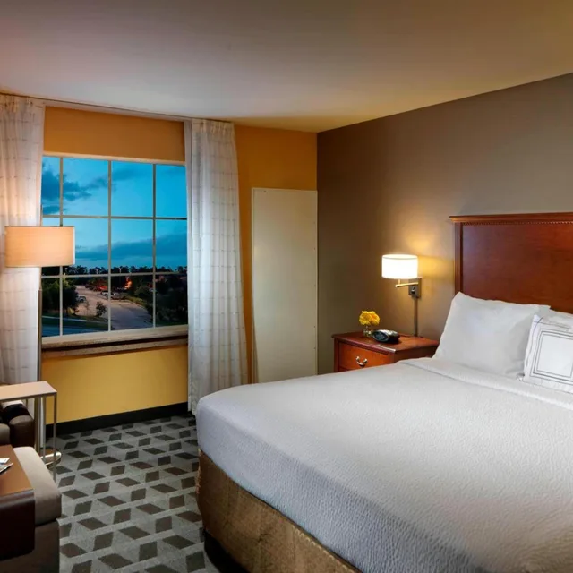 جناح استوديو بسرير كينج مع أريكة بحوض استحمام لذوي الإعاقة، TownePlace Suites By Marriott Houston North/Shenandoah 1/6