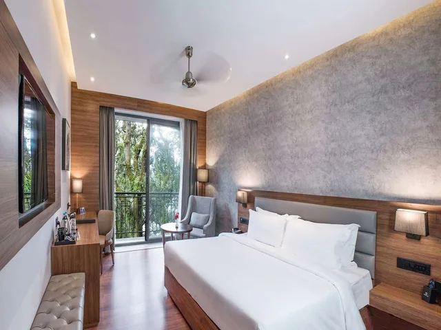 غرفة ديلوكس بسرير مزدوج بإطلالة على البحيرة، The Rosefinch Sarovar Portico 1/6