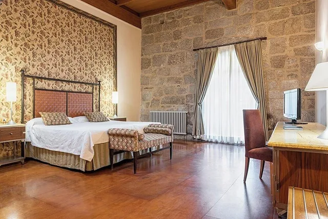 غرفة قياسية مفردة بسرير فردي بحوض استحمام، Eurostars Monumento Monasterio De San Clodio Hotel & Spa 1/6