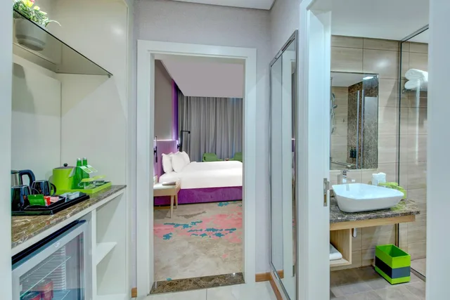 غرفة بسرير فردي بإطلالة على المدينة للمدخنين، La Quinta by Wyndham Abu Dhabi Al Wahda 6/7