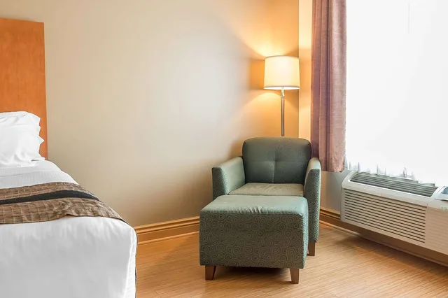 غرفة بسريرين كوين، Quality Inn & Suites Hawkesbury 3/3