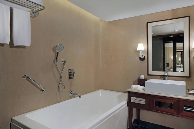 1 Bedroom, Executive, Suite, King Bed, Sheraton Grand Pune Bund Garden Hotel 6/6