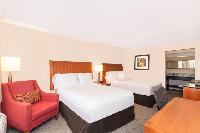 Room, 2 Double Beds, Baymont by Wyndham Beaumont 3/8