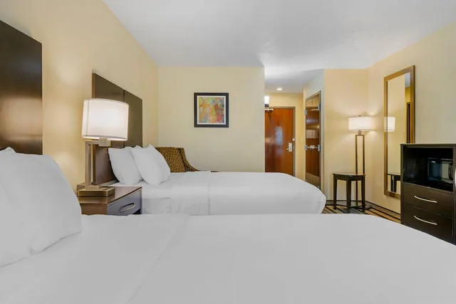 غرفة سوبيريور بسريرين كوين، Comfort Inn & Suites Triadelphia - Wheeling 6/10