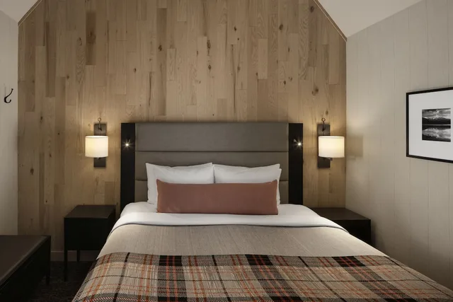 1 Bedroom, Summit, Suite, King Bed, Sofa، Peaks Hotel & Suites 1/10