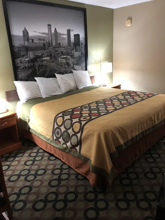 Standard, King Bed, Super 8 By Wyndham Ashburn 2/2