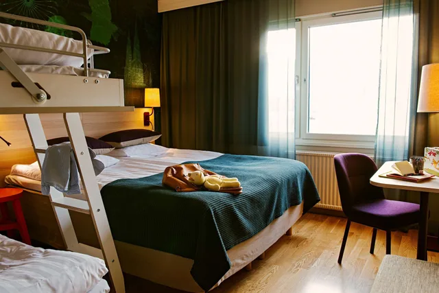 Family 3, 1 Queen and 1 Bunk Bed, Scandic Eastersund 1/2