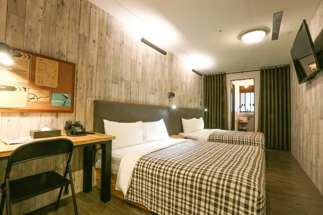 Superior, Quadruple, 2 Double Beds, No Window، Hotel Papa Whale 1/3