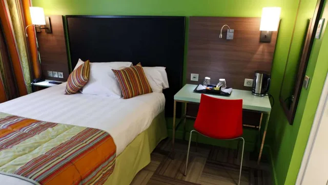 غرفة قياسية بسريرين منفصلين، KYRIAD LYON SUD - SAINTE FOY 7/10