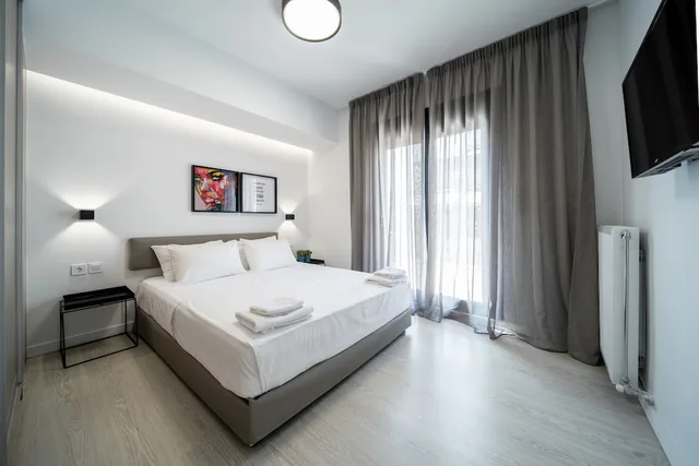 شقة فاخرة بسريرين مزدوجين بشرفة بـ3 غرف نوم مع أريكة، Heritage Boutique Apartments 1/9