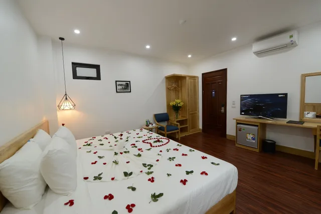 جناح شهر العسل بسرير كوين، Blue Hanoi Inn City Hotel 1/4