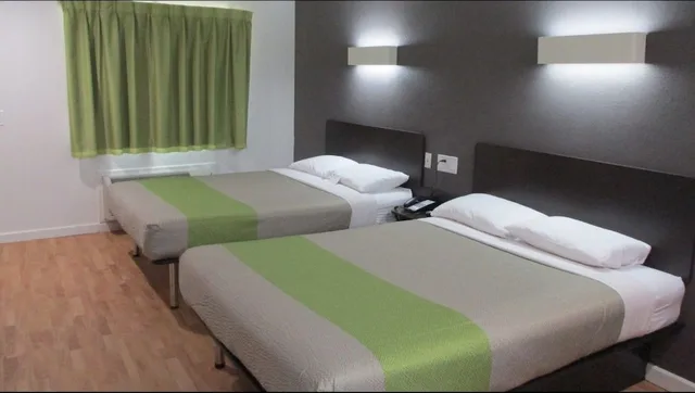 غرفة ديلوكس بسريرين كوين بمطبخ صغير، Studio6 Huntsville, TX 4/10