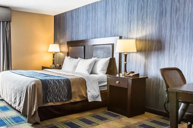 غرفة بزنس بسرير كينج، Comfort Inn and Suites Meriden 2/5