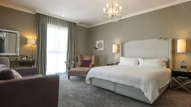 غرفة بريميوم بسرير مزدوج أو سريرين منفصلين بإطلالة على الجبل، Queen Victoria Hotel & Manor House 5/10