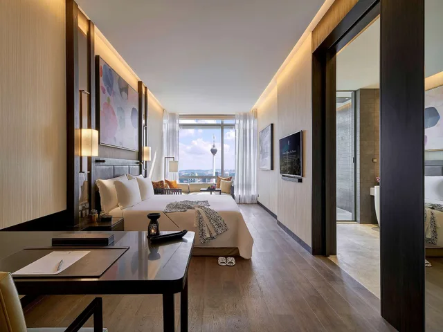 Sky, Signature, Retreat, King Bed, Kl Tower View، Banyan Tree Kuala Lumpur 2/5